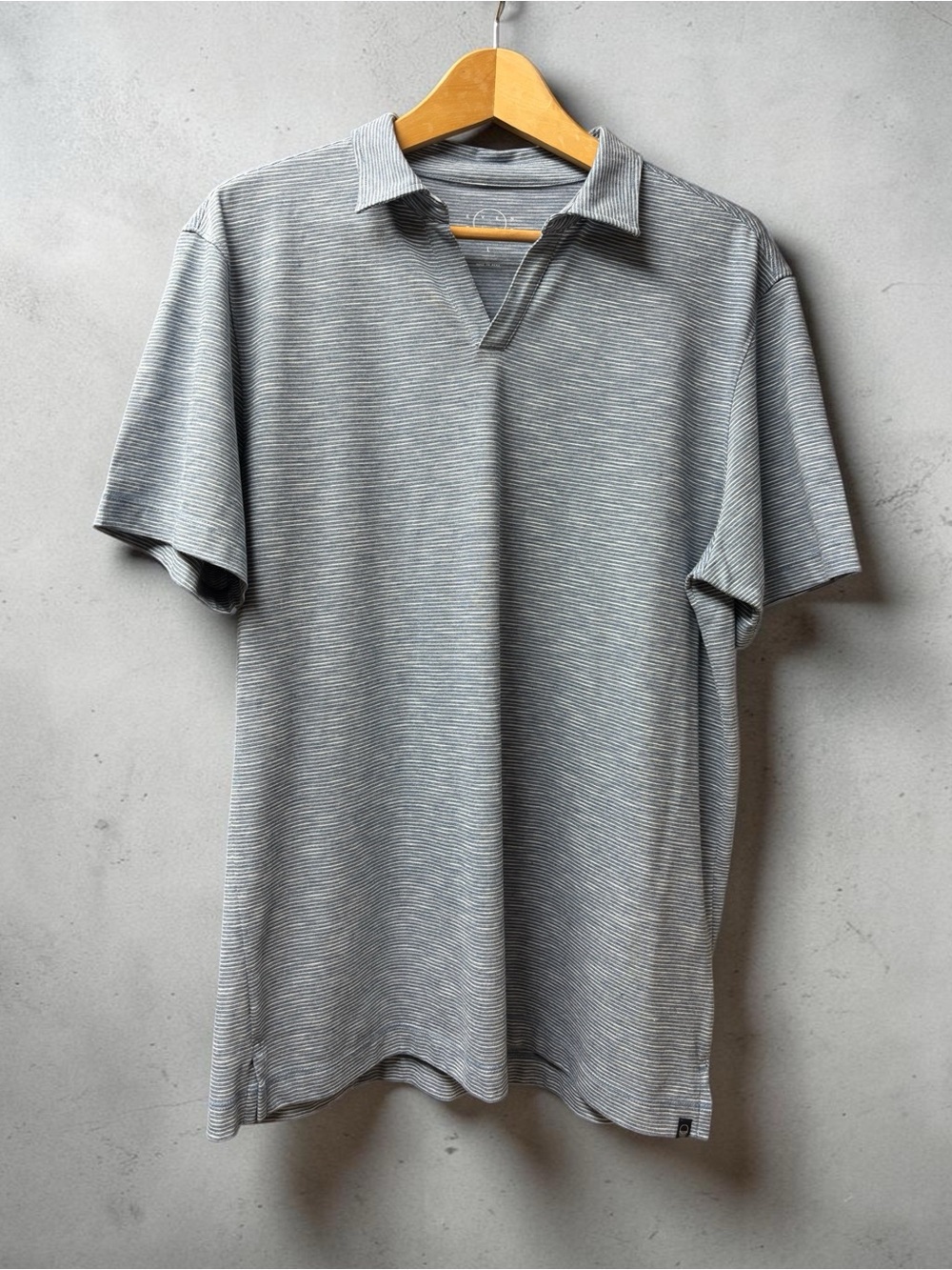 Men's Grey Micro-Stripe Polo Shirt - Modern Casual